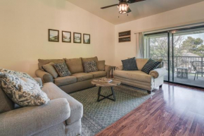 Inviting Branson Condo with Community Pool and Hot Tub